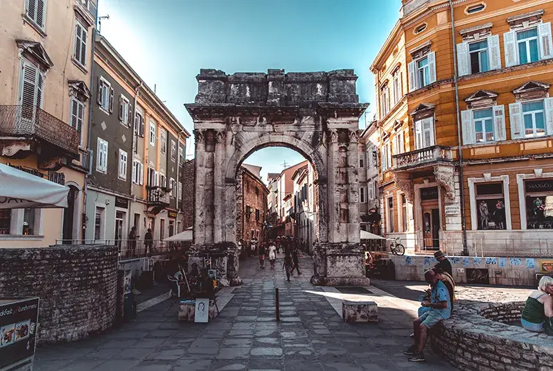 Arco dos Sergi, Principais pontos turisticos de Pula